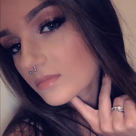 Meet your Posher, Lily - Picture 5 of 8